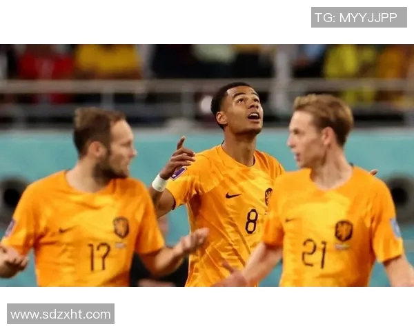 加克波欧冠梅开二度助球队晋级展现出色状态引发球迷热议